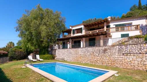 Schönes mallorquinisches Landhaus, mit hervorragender Aussicht, Privatsphäre und Pool