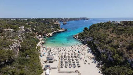Freistehendes Haus mit Garage und Pool nur ein paar Meter vom Cala Llombards Beach entfernt