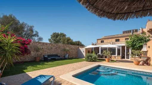 Mediterranes Stadthaus in Bestlage von Santanyí mit Pool, Garten & ETV-Lizenz