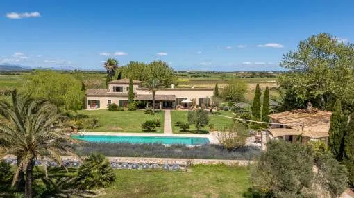 Impressive finca with heated pool and sauna between Felanitx and Manacor Impressive finca with heated pool and sauna between Felanitx and Manacor