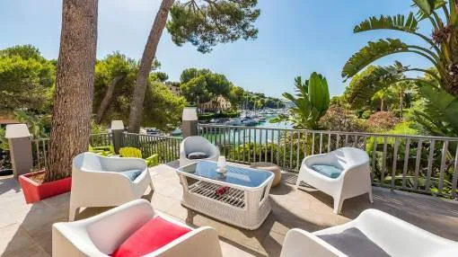 Charmante Villa mit herrlichem Hafenblick und privatem Zugang zum Yachthafen von Santa Ponsa Charmante Villa mit herrlichem Hafenblick und privatem Zugang zum Yachthafen von Santa Ponsa