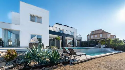 Moderne Villa mit beheizbarem Pool und Panoramablick in Sa Torre