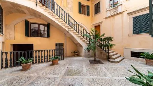 Palma Immobilien zum verkauf: Luxuswohnungen in einem noblen Altstadtpalast in bester Lage.