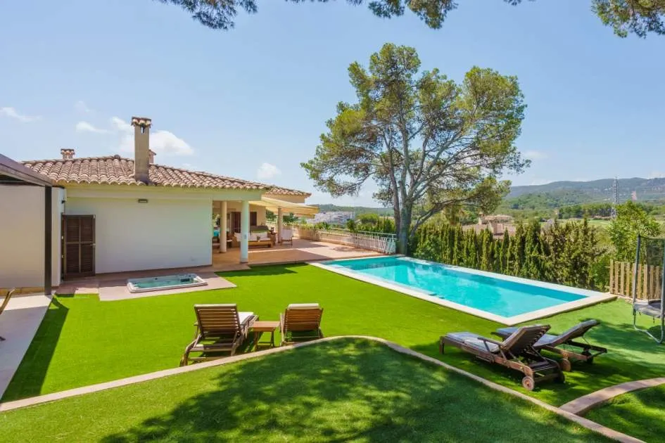 Grosszügiges Haus mit eigenem Pool in Palma de Mallorca