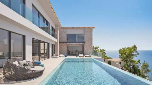 Neu gebaute Luxus Villa in spektakulärer Lage