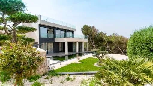 Neu gebaute Villa mit Strandzugang in Cala Murada