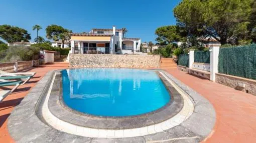Mediterrane Villa direkt am Meer mit Ferienvermietung-Liezens