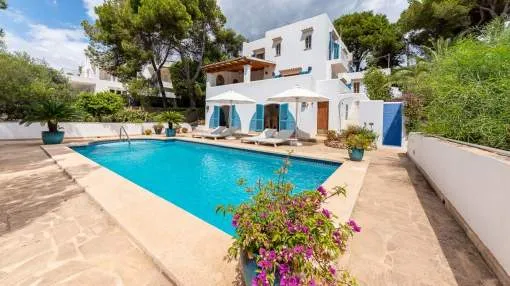 Schöne Villa direkt am Meer mit privatem Zugang zum Strand in Cala d'Or