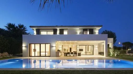 Neue modern gestaltete Villa mit hochwertiger Ausstattung in Nova Santa Ponsa