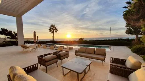 Fabelhafte Villa in erster Meereslinie in Palma