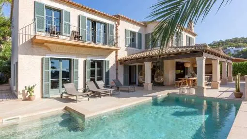 Charmante Villa mit Ferienvermitungslizenz und einzigartigem Blick über die Bucht von Camp de Mar