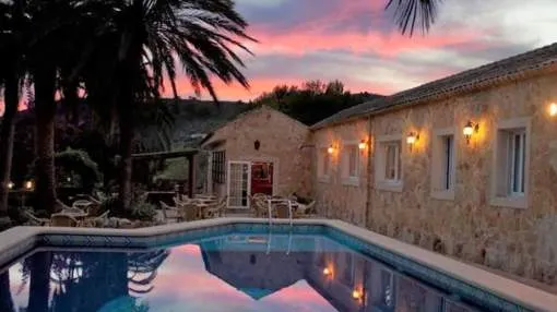 Wunderschönes Hotel in Meeresnähe mit Blick auf die Berge im Nordosten von Mallorca