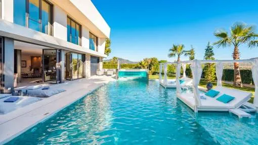 Moderne Luxus-Villa mit Panorama-Blick über die Golfplätze von Santa Ponsa