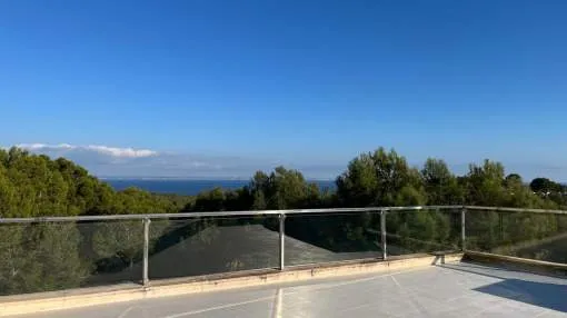 Geräumiges Penthouse mit Meerblick in einer begehrten Gemeinde in Sol de Mallorca