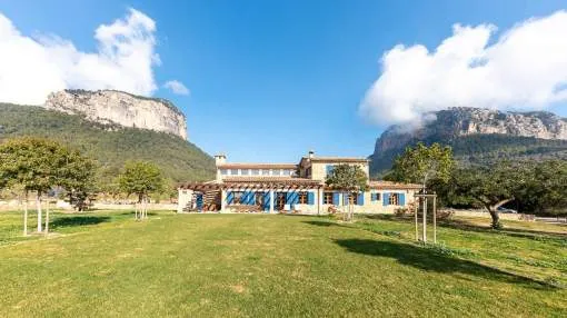 Atemberaubende Villa mit Bergblick in Alaro