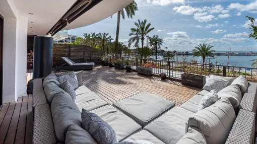 Exklusives Apartment in erster Meereslinie in Puerto Alcudia