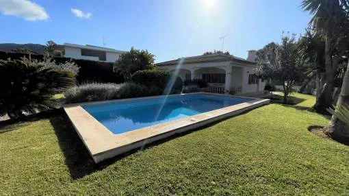 Fantastisches 3-Schlafzimmer-Dorfhaus in Sa Pobla mit einer Lizenz für die Ferienvermietung. Fantastisches 3-Schlafzimmer-Dorfhaus in Sa Pobla mit einer Lizenz für die Ferienvermietung.