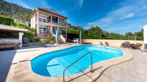 Geräumige Villa mit Pool und Garage im Zentrum von Alaró