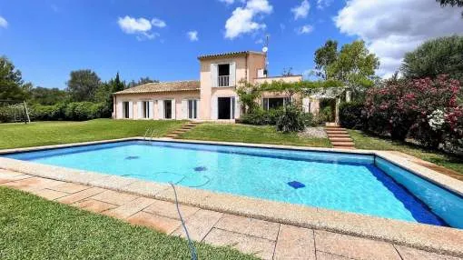 Villa in Puntiro mit Pool und Panoramablick