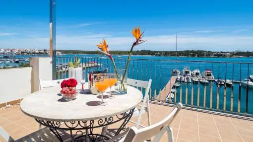 Schönes Penthouse mit spektakulärem Ausblick im Yachthafen von Portocolom.