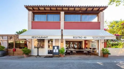 Beliebtes Restaurant, Wohnung und Grundstück in der begehrten Gegend von El Toro in der Nähe von Port Adriano.