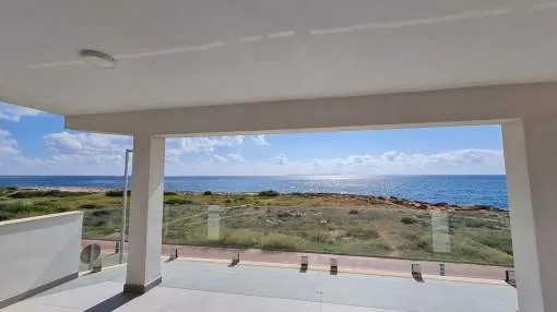Spektakuläre, kürzlich renovierte Wohnung an der Strandpromenade in Sa Ràpita.