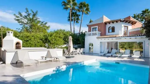 Wunderschön moderniserte Villa in gepflegter Gemeinschaft am Golfplatz von Santa Ponsa
