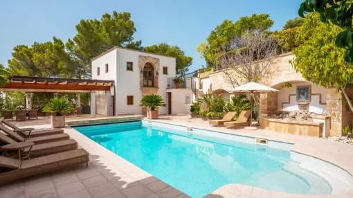 Mediterrane Villa mit wunderschönem Meerblick auf La Mola