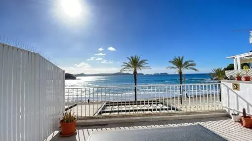 Gemütliche Wohnung direkt am Strand mit schönem Blick auf das Meer.