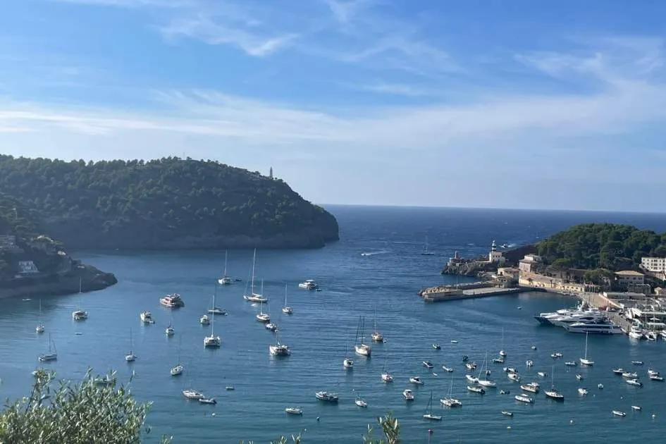 Exklusives Baugrundstück in spektakulärer Lage oberhalb von wunderschönem Hafen in Puerto de Soller