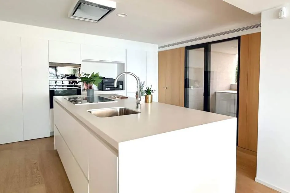Neubauapartment mit Blick auf den Hafen an Palmas Paseo Marítimo