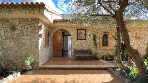 Rustikale Finca mit Pool und atemberaubendem Blick in der Nähe von Palmanyola