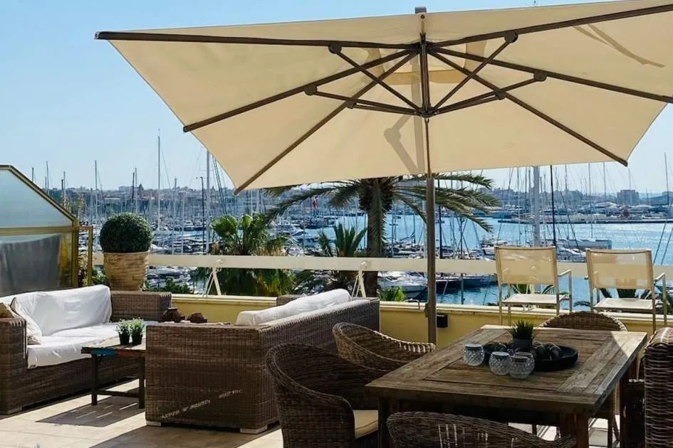 Zwei benachbarte Wohnungen in Paseo Maritimo Zwei benachbarte Wohnungen in Paseo Maritimo