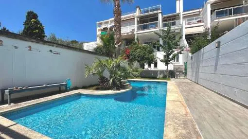 Elegantes Stadthaus mit Garten, Pool und Meerblick in El Terreno, Palma Elegantes Stadthaus mit Garten, Pool und Meerblick in El Terreno, Palma