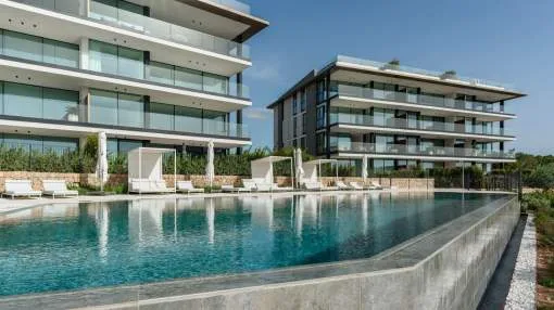 Exklusive, neu erbaute Erdgeschosswohnung in Paguera mit privatem Garten und Gemeinschaftspool