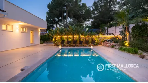 Villa in Palmanova mit Meerblick und großzügigem Gästeapartment