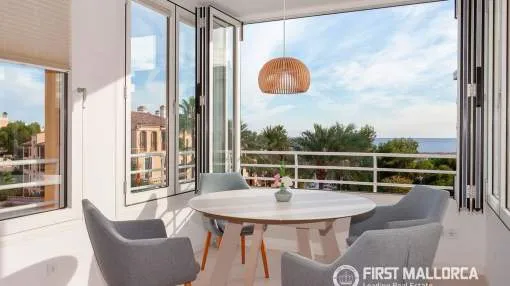 Modernes Apartment mit Meerblick und Parkplatz in Puerto Portals