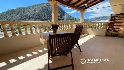 Lichtdurchflutete Wohnung mit großer Terrasse und Ausblick in Pollensa