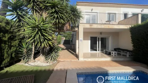 Mediterranes Wohnen in Cala Pi – Tolle Doppelhaushälfte mit privatem Pool