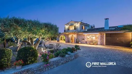 Mallorquinische Finca mit beheiztem Pool und herrlichem Blick in Búger