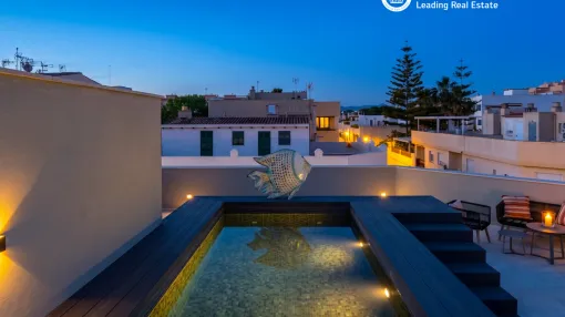 Stilvolles Stadthaus mit Dachterrasse und Pool in El Molinar