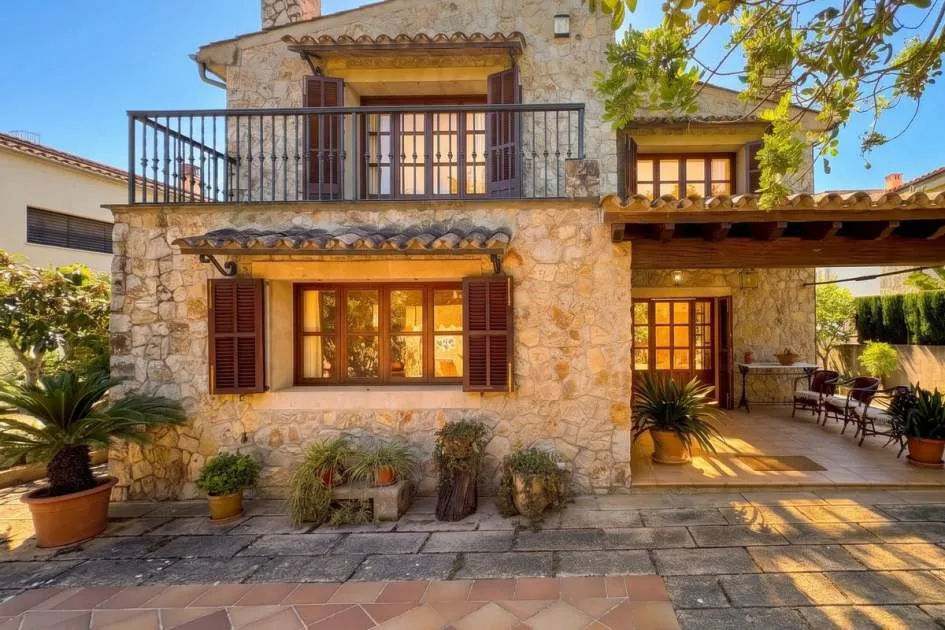 Freistehendes schönes und hochwertiges Einfamilienhaus mit 5 Schlafzimmern in Mancor de la Vall Freistehendes schönes und hochwertiges Einfamilienhaus mit 5 Schlafzimmern in Mancor de la Vall