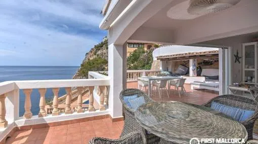 Duplex-Penthouse im mediterranen Stil in erster Meereslinie in Port Andratx