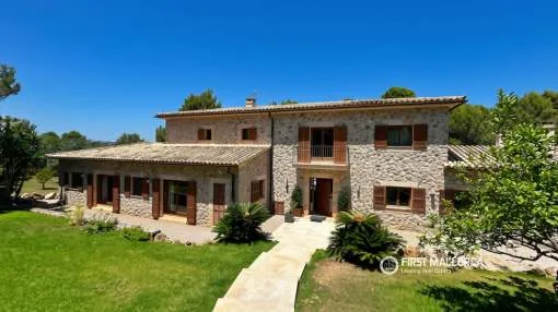 Geräumige freistehende Villa in einer exklusiven Wohngegend von Santa Ponsa.