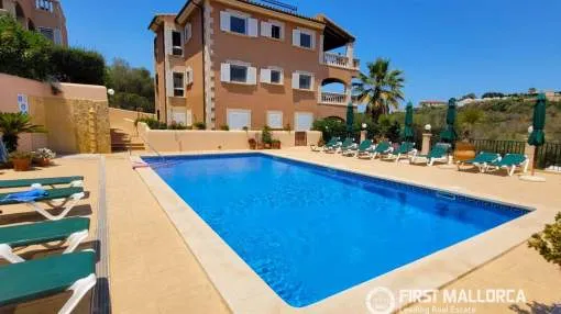 Exklusives Apartment mit 3 Schlafzimmern, privater Dachterrasse, Gemeinschaftspool und fußläufig zum Sandstrand