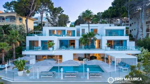 Luxusvilla in erster Meereslinie mit direktem Meerzugang und Meerblick