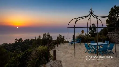 Außergewöhnliche historische Finca mit Meerblick und Infinity-Pool in Estellencs