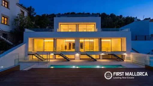 Exklusives Triplex mit Dachterrasse und Panoramameerblick in Génova