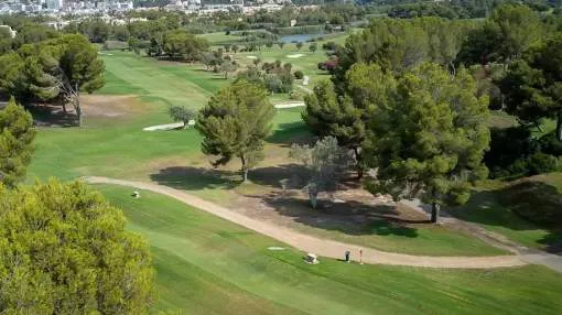 Letztes verfügbares Grundstück in bester Lage am Golfplatz von Santa Ponsa