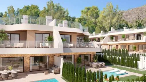 Neubaudoppelhaushälften mit privatem Garten und Pool in Peguera